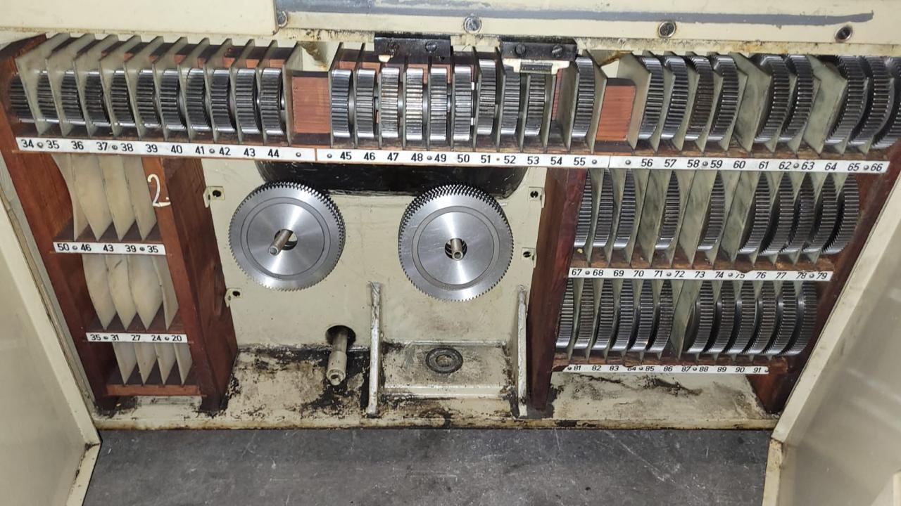 Used WMW Niles ZSTZ 630 C1 Gear Grinder Diameter : 630mm x 12 Module, With full change gears set