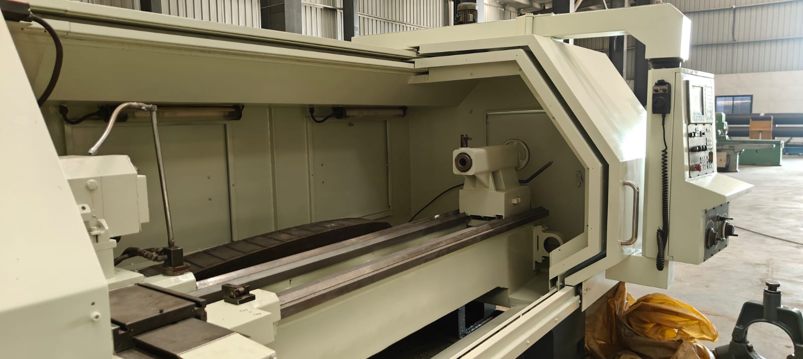 Used Kasuga DY630Cx 3000 CNC Turning Chuck : 380mm x 3000mm With Fanuc OITC, Year : 2011