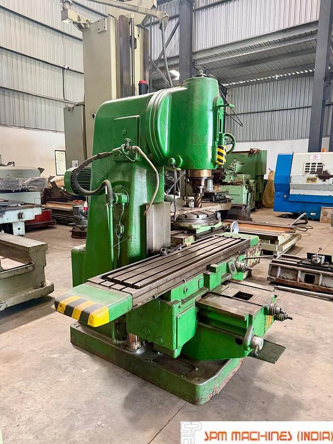 Used TOS FA4AV Vertical Milling Machine Table : 1600 x 350mm