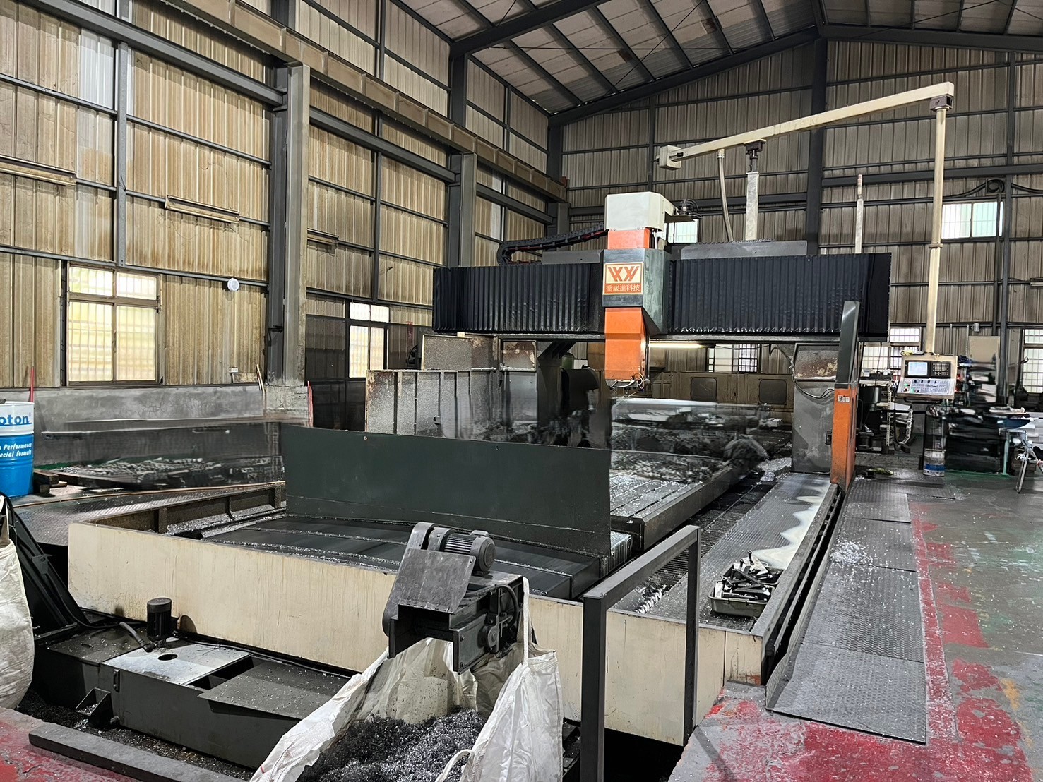 Used VTEC VH6747AH Double Column VMC Machine, Travel : 6700 x 4700mm, Between Column 4000mm, Fanuc 18iMB, Year: 2011