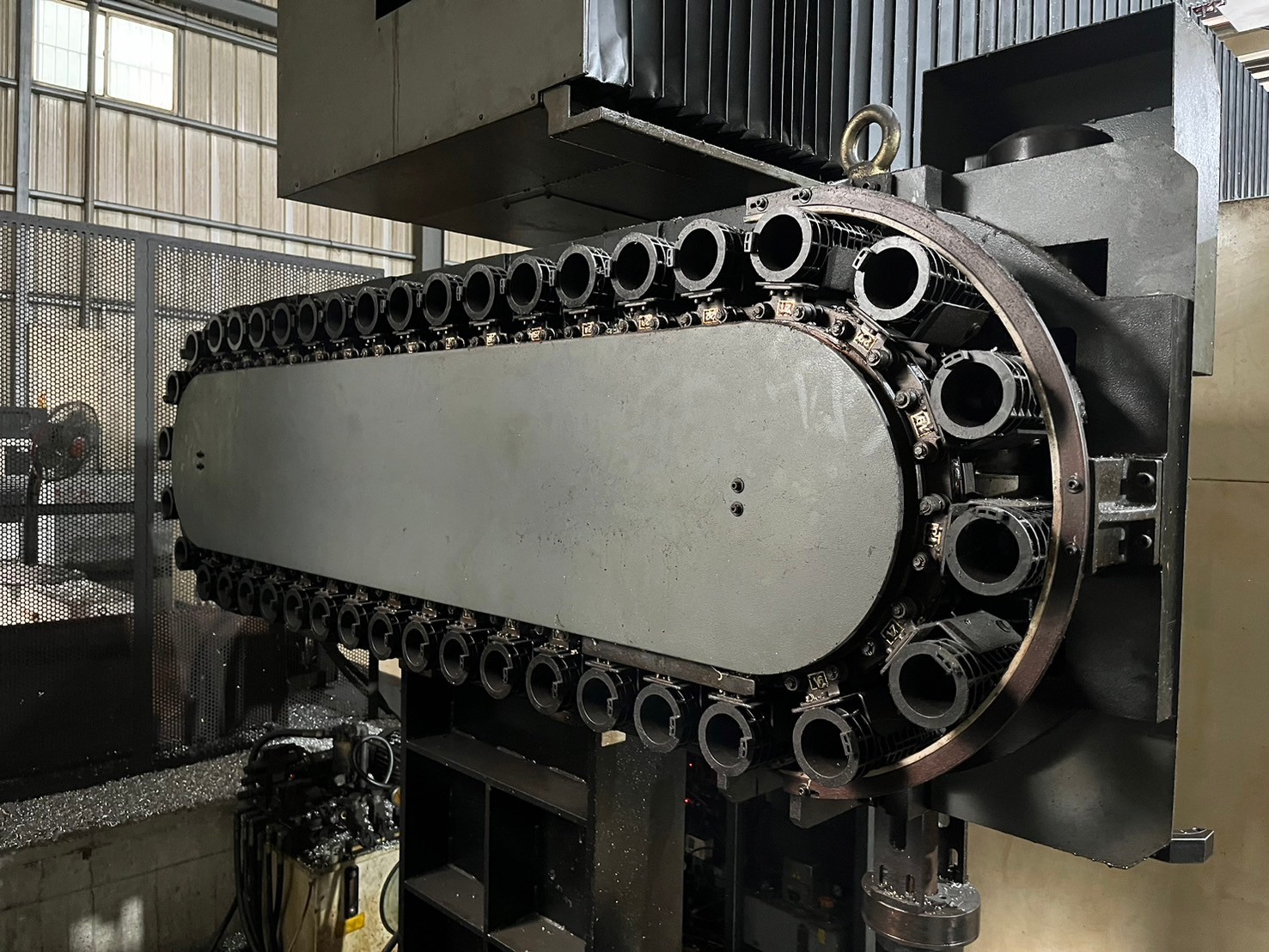 Used VTEC VH6747AH Double Column VMC Machine, Travel : 6700 x 4700mm, Between Column 4000mm, Fanuc 18iMB, Year: 2011