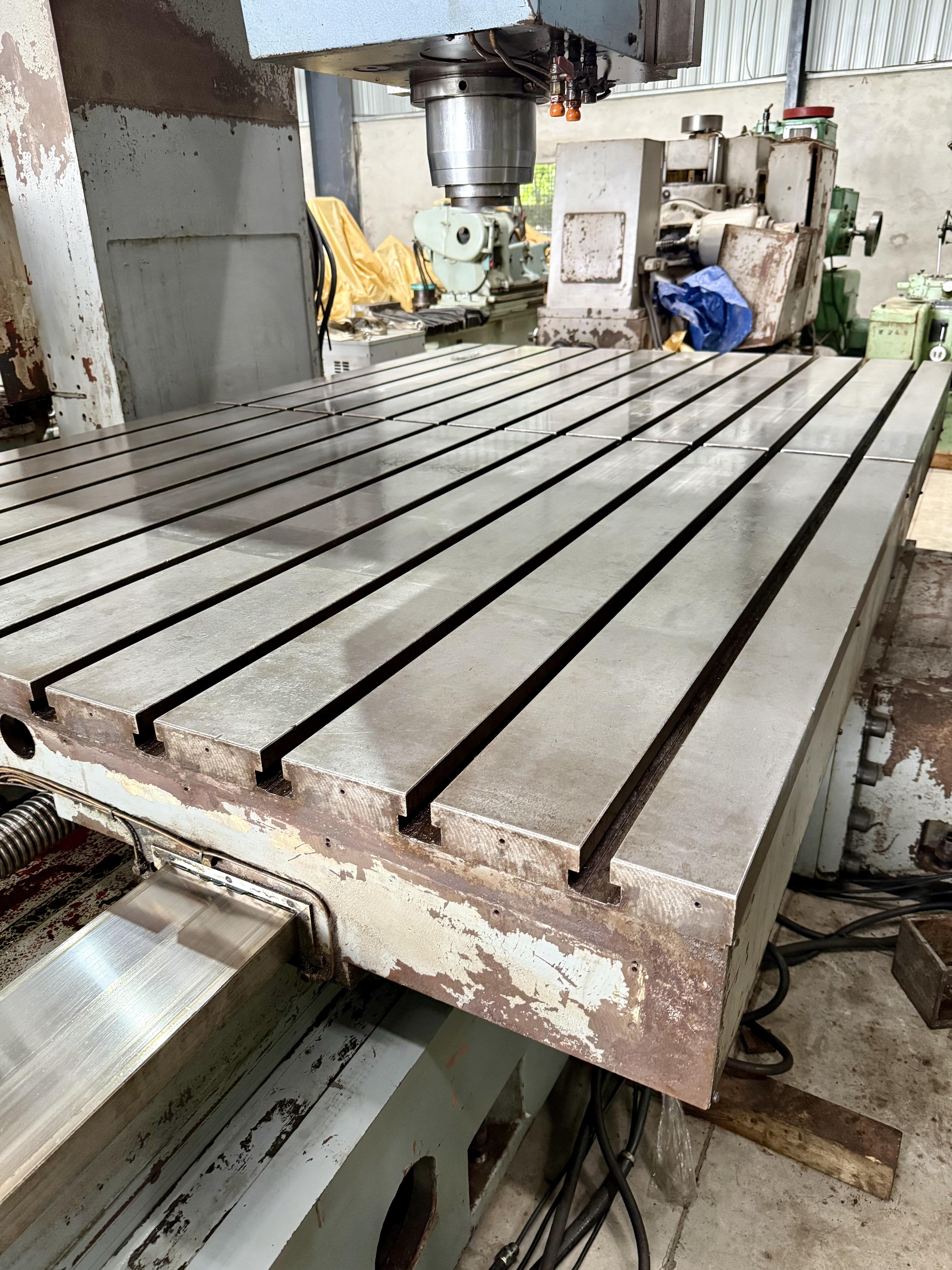 Used Hartford HB3210S - Table : 3000 x 2000mm, Z Axis : 1070mm With Fanuc 18iMB Controller, Milling Head