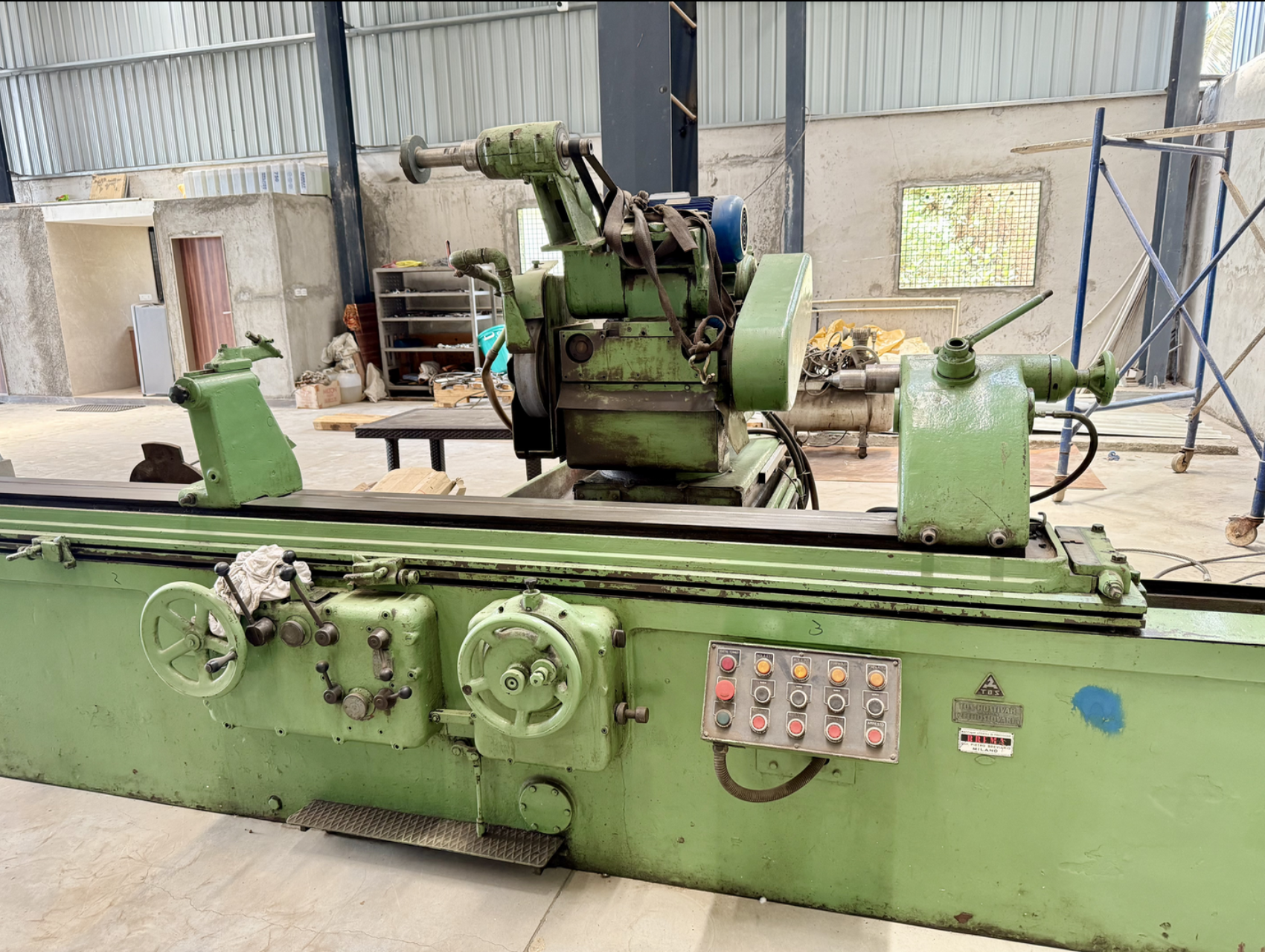 Used TOS Cylindrical Grinder Machine Swing :630mm x 3000mm Between Center