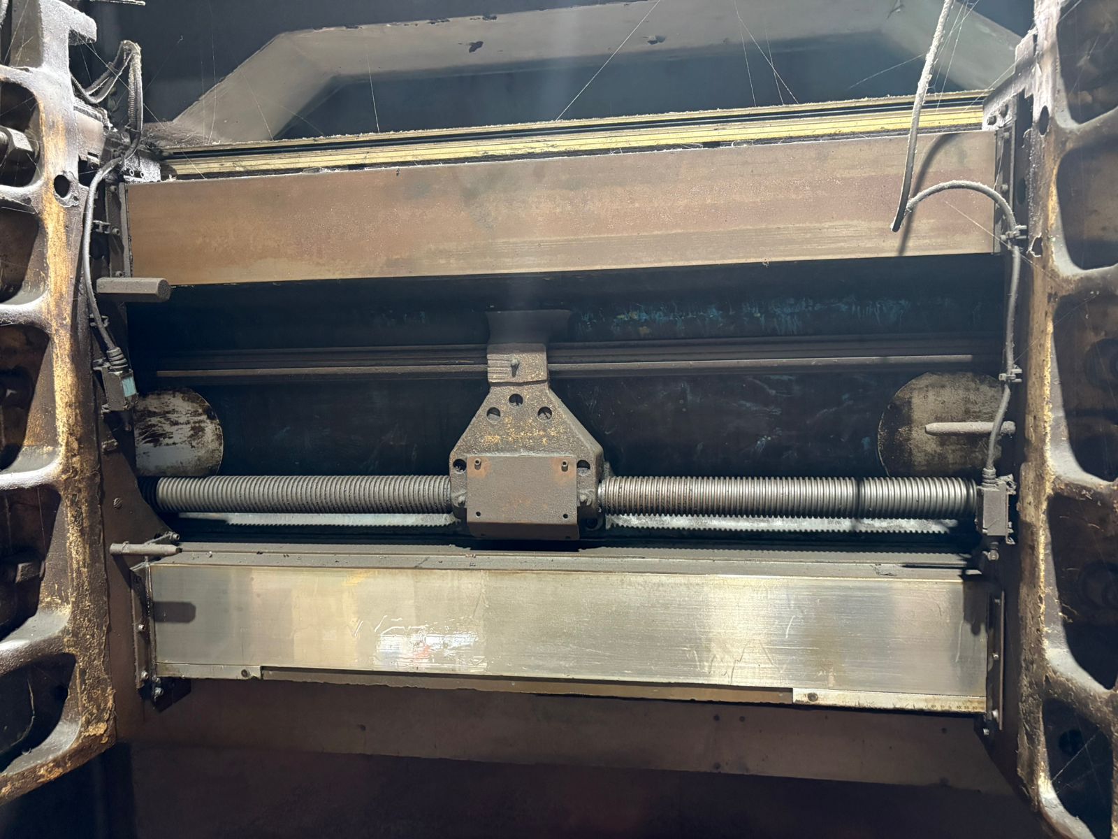 Used Stanko - Russian 1525 Double Column VTL Chuck : 2250mm Swing : 2500mm, Height : 1600mm