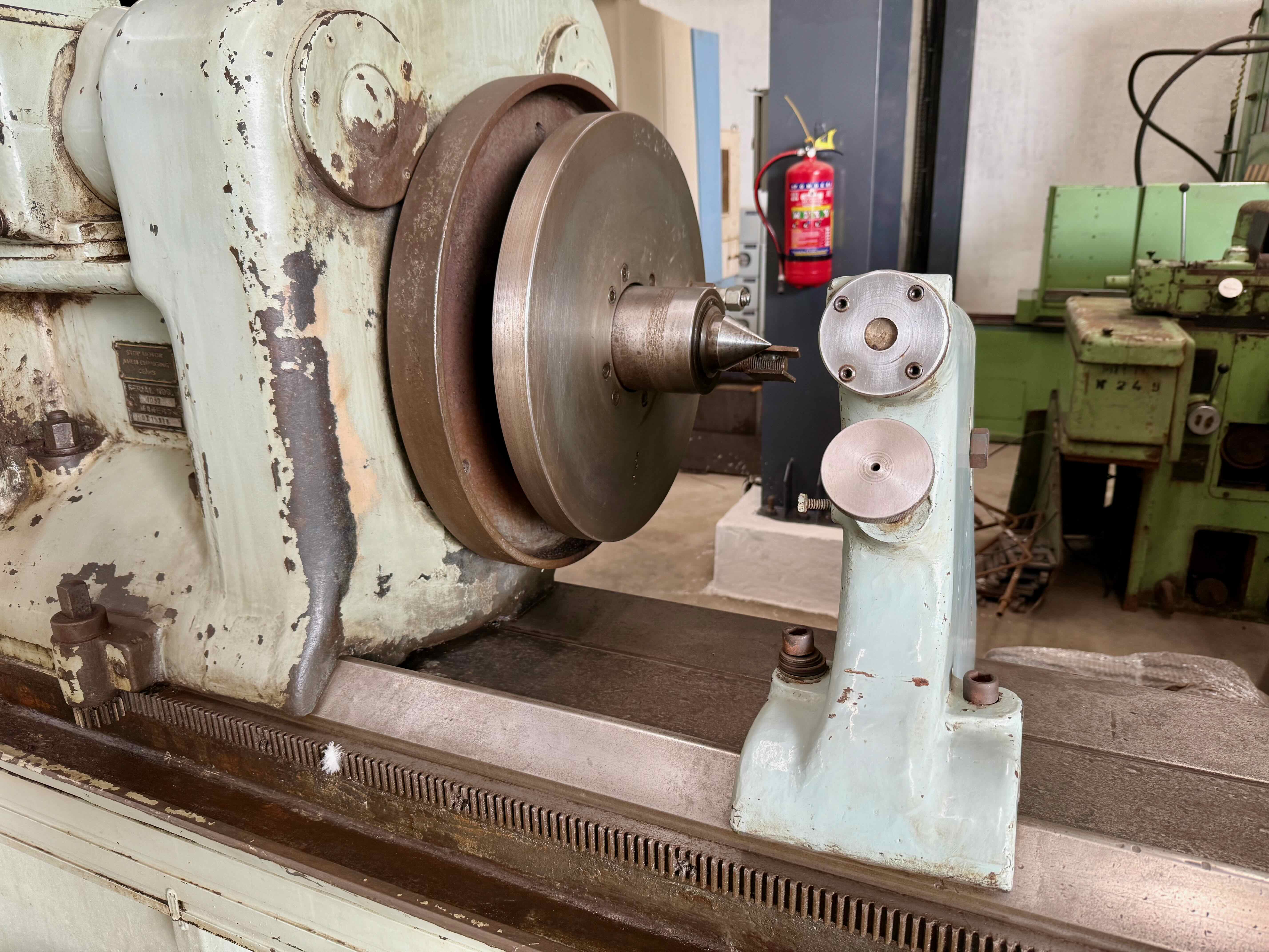 Used Churchil Cylindrical Grinder Diameter :700 x 2500mm Length