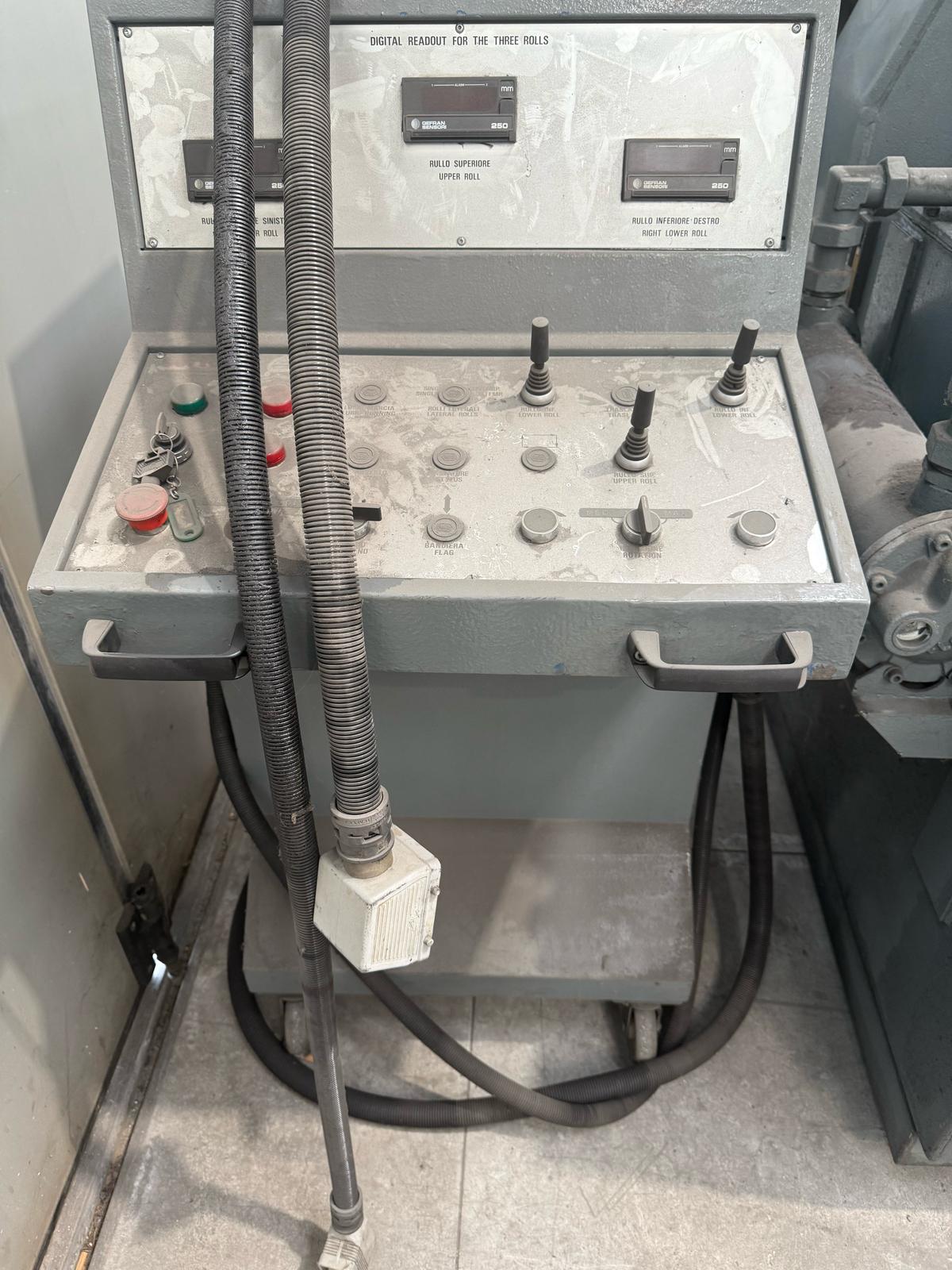 Used Sefton Plate Bending Heavy duty : 50mm x 3000mm Hydraulic Pre Pinch Year. : 1991