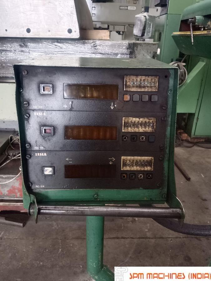 Used TOS W100 H Boring Machine, Spindle : 100mm, Cross : 1600mm, Height : 1250mm