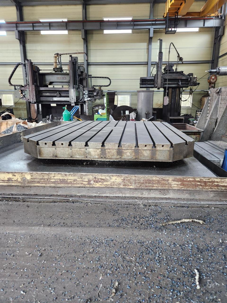 Used TOSHIBA BP 130 Original CNC Boring Spindle : 130mm, Cross : 3000mm,Height : 2000mm, Table : 2200 x 1800mm, Fanuc OM Controller