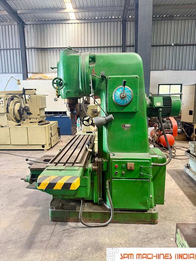 Used TOS FA4AV Vertical Milling Machine Table : 1600 x 350mm