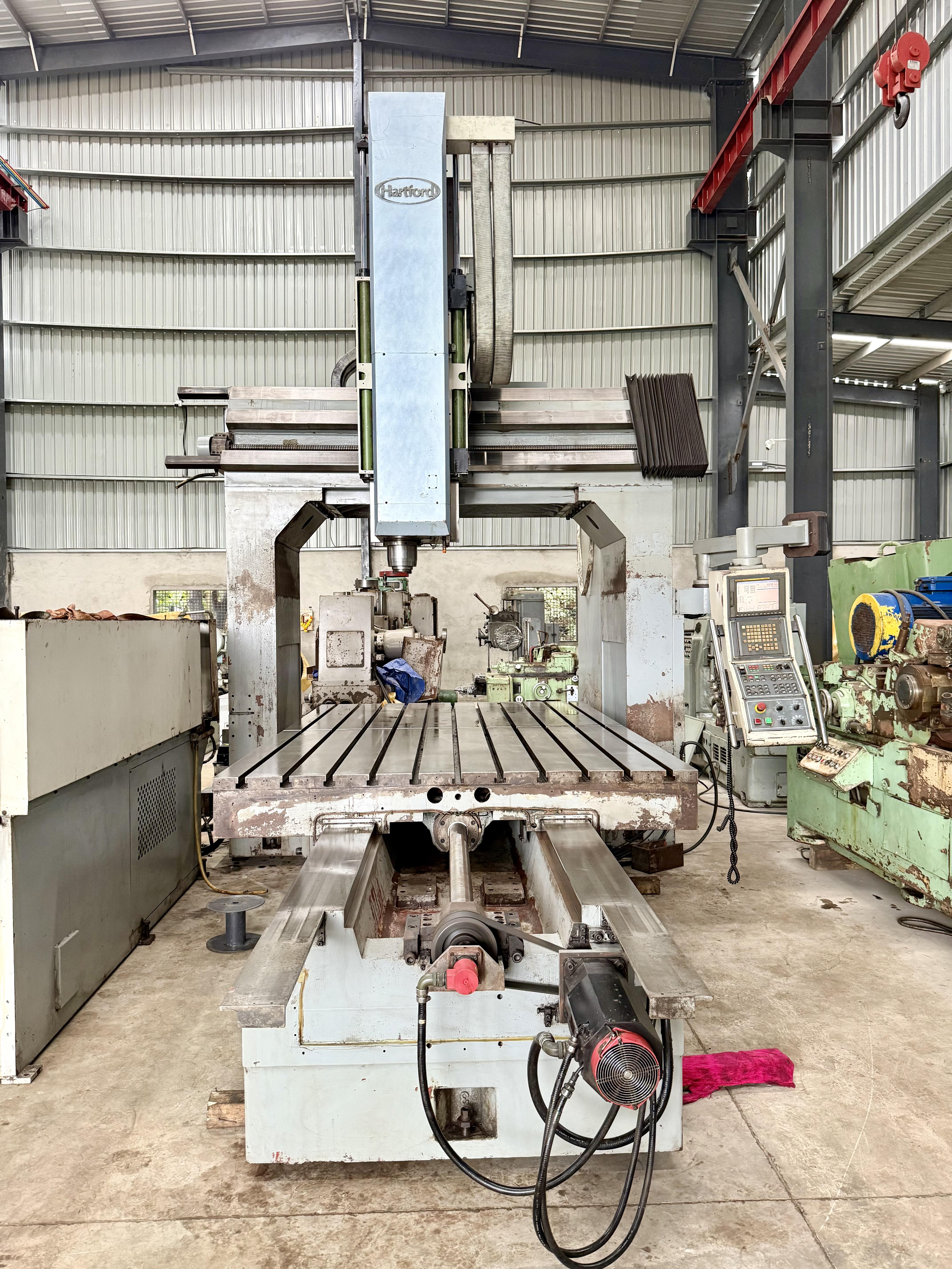Used Hartford HB3210S - Table : 3000 x 2000mm, Z Axis : 1070mm With Fanuc 18iMB Controller, Milling Head