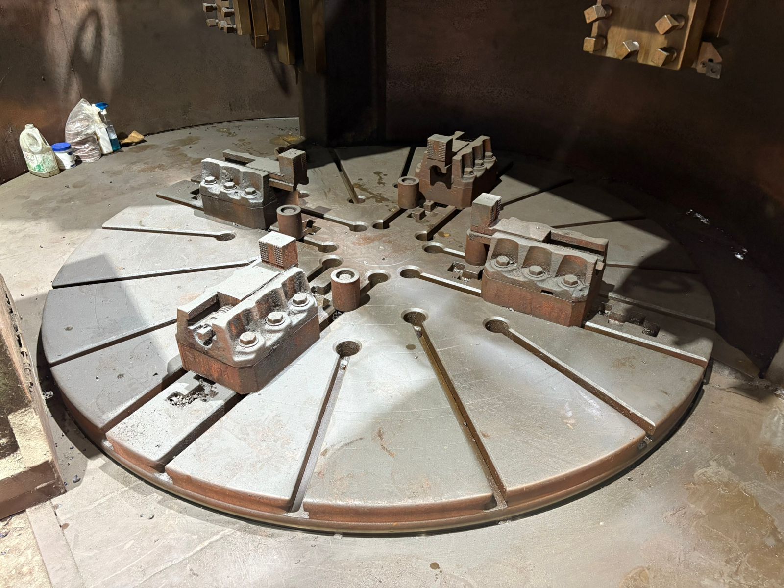 Used Stanko - Russian 1525 Double Column VTL Chuck : 2250mm Swing : 2500mm, Height : 1600mm