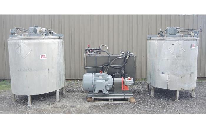 Used USED 1080 GALLON TANK (2 X 540 GALLONS), STAINLESS STEEL, HYDRAULICALLY DRIVEN MIXING SYSTEM