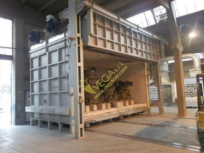 Used HEAT TREATMENT FURNACE - KILN