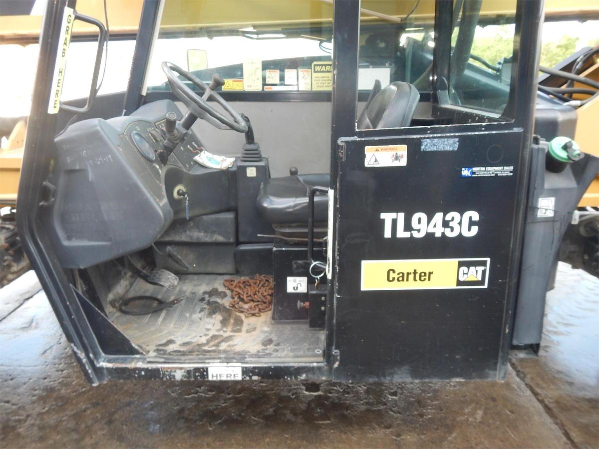 Used 2014 CATERPILLAR TL943C