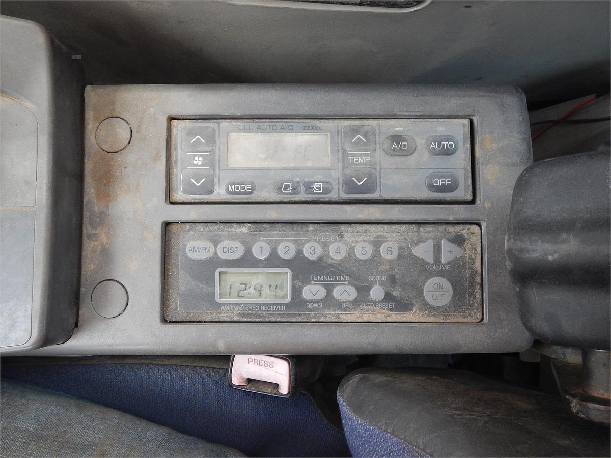 Used 2006 HITACHI ZX240 LC-3