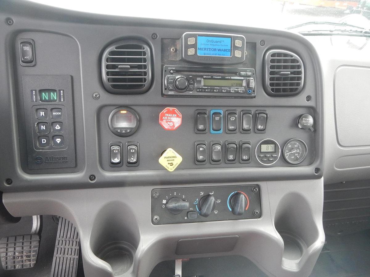 Used 2016 FREIGHTLINER BUSINESS CLASS M2 106