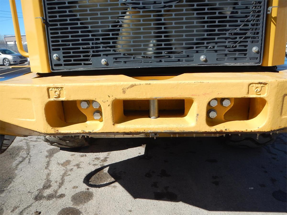 Used 2017 DEERE 624KII