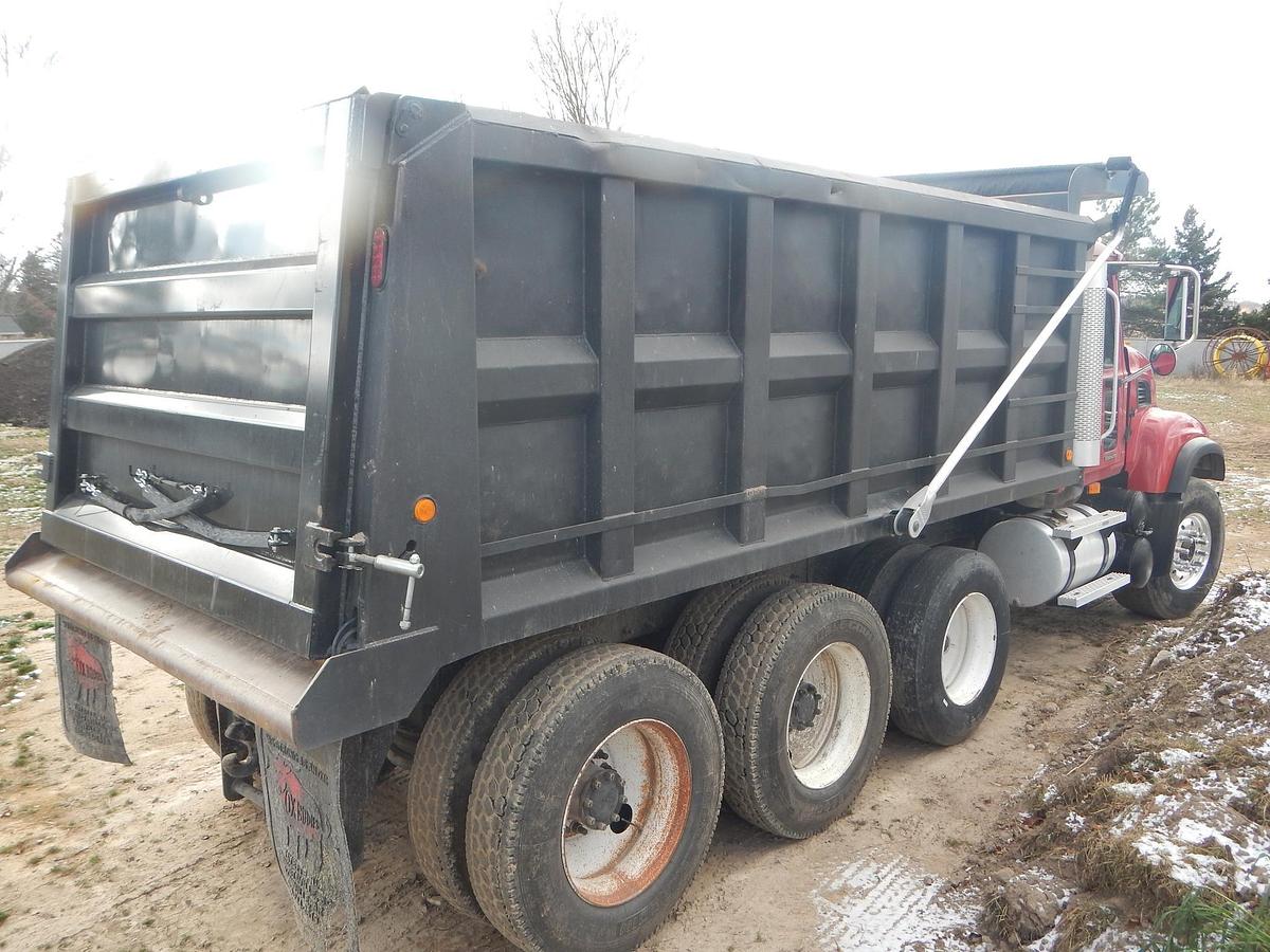 Used 2005 MACK GRANITE CV713