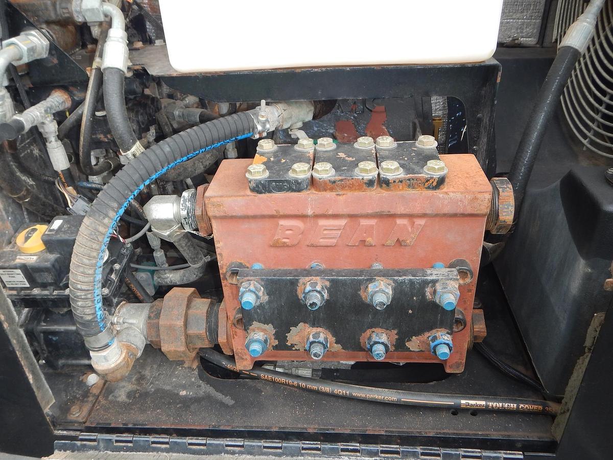 Used 2016 DITCH WITCH JT30AT