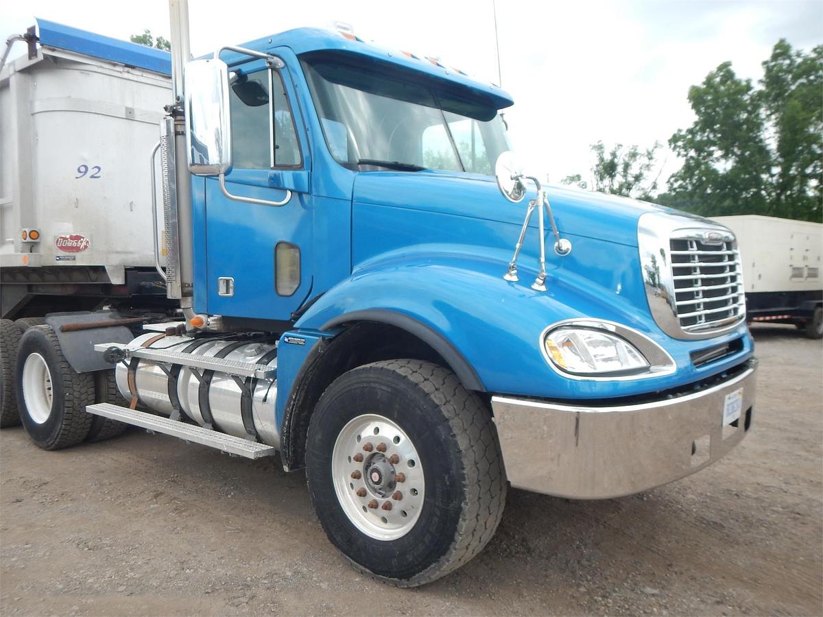 Used 2009 FREIGHTLINER COLUMBIA 120