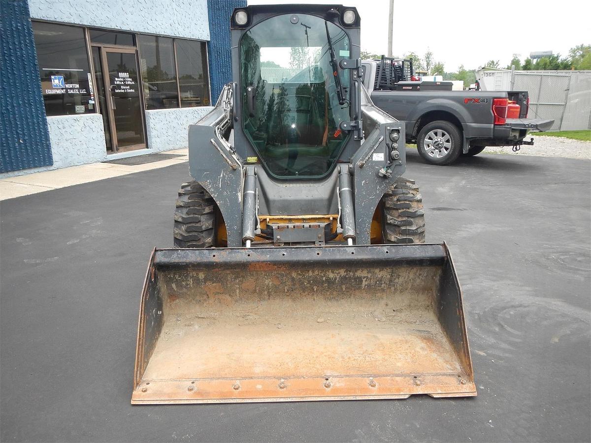 Used 2017 DEERE 324E