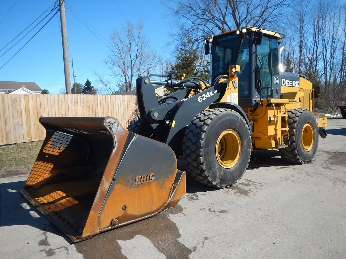 Used 2017 DEERE 624KII