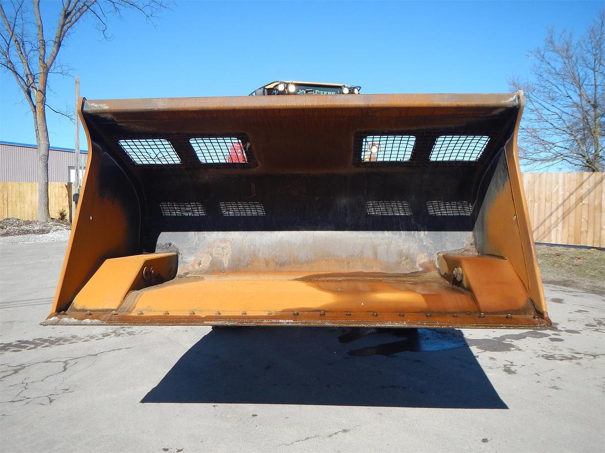 Used 2017 DEERE 624KII