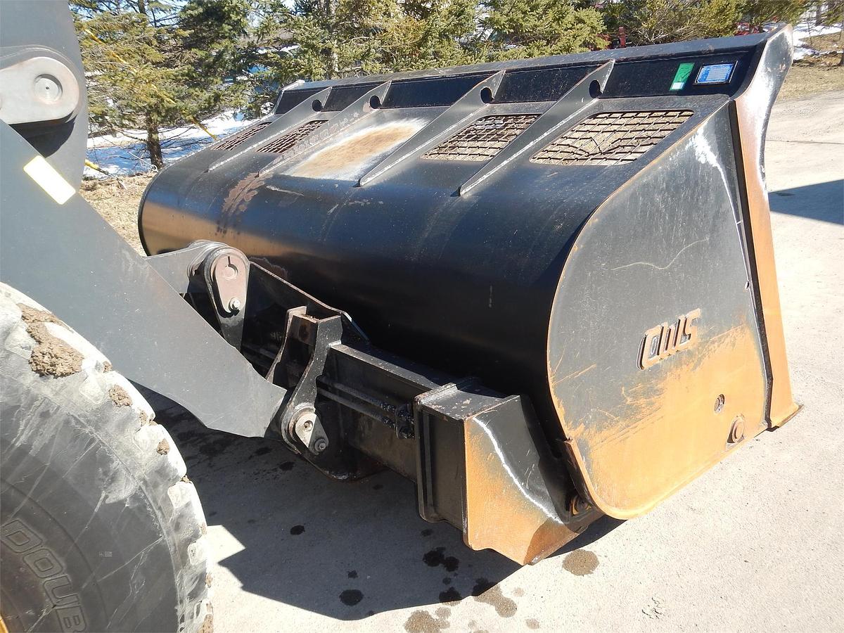 Used 2017 DEERE 624KII