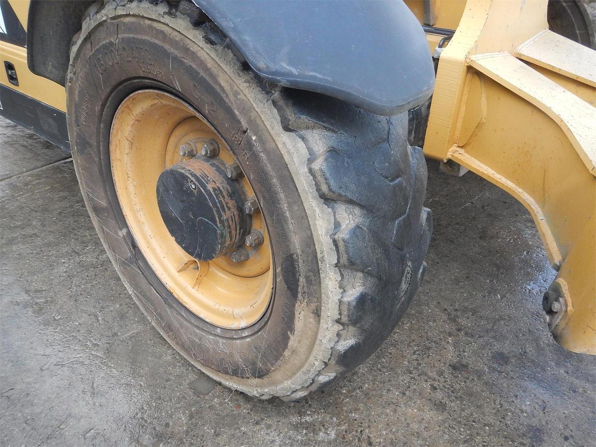 Used 2014 CATERPILLAR TL943C