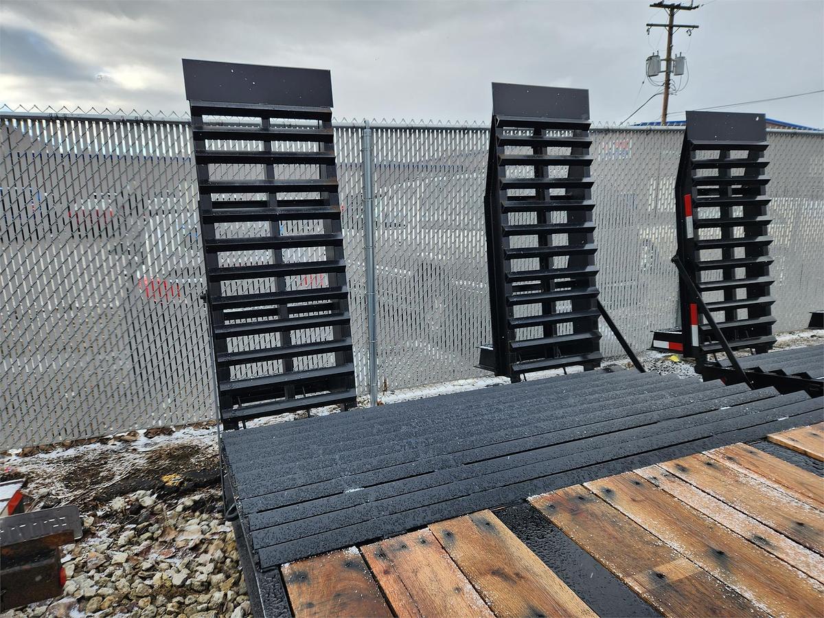 Used 2022 KAUFMAN Fixed Tri Axle