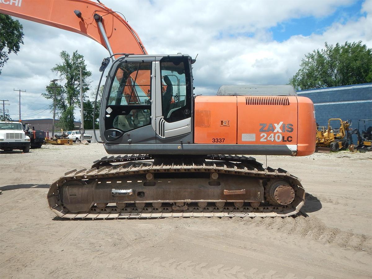 Used 2006 HITACHI ZX240 LC-3
