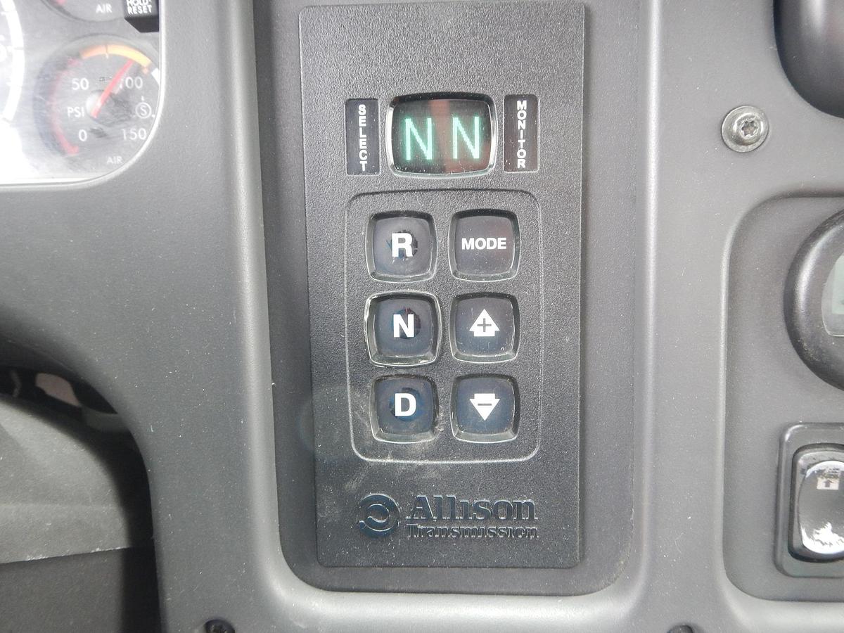 Used 2016 FREIGHTLINER BUSINESS CLASS M2 106