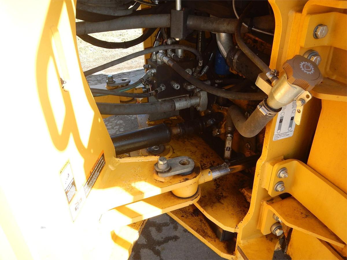 Used 2017 DEERE 624KII