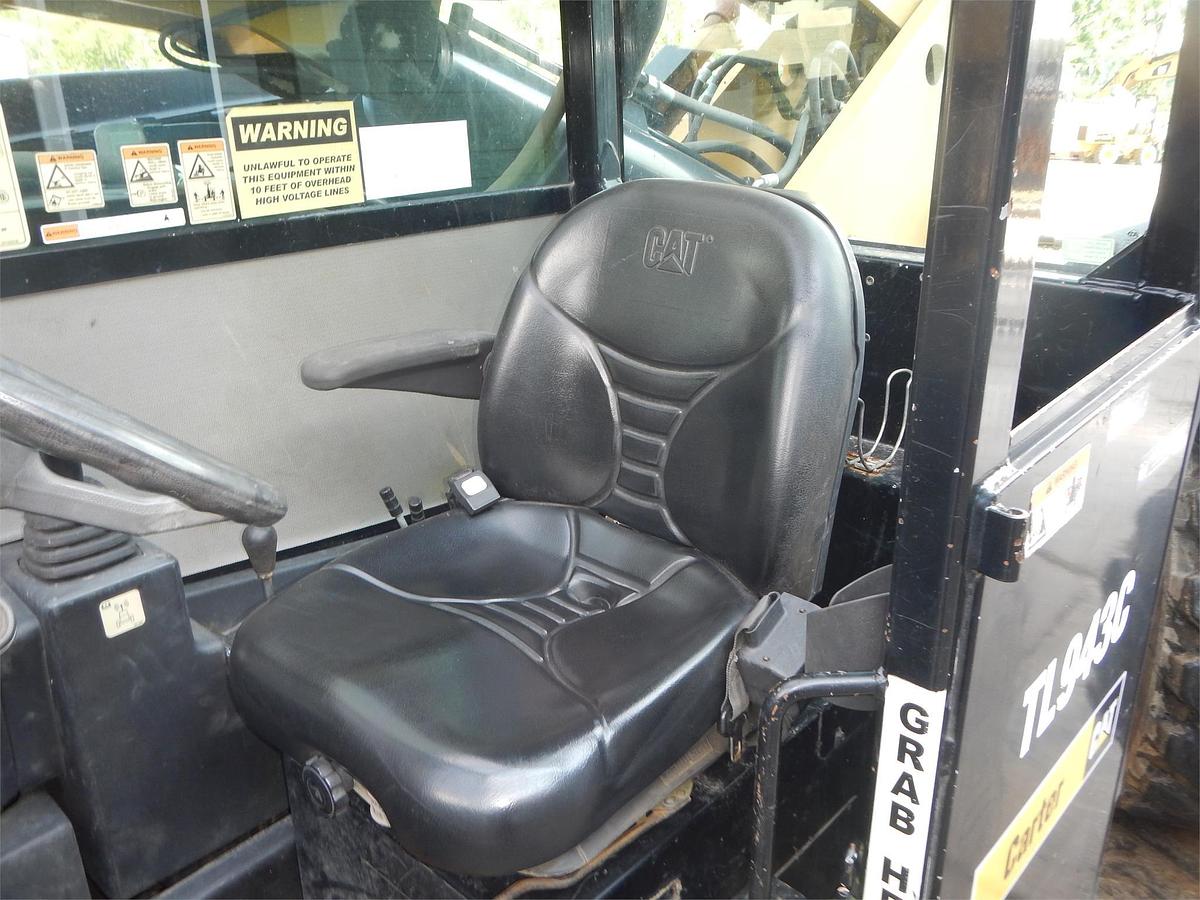 Used 2014 CATERPILLAR TL943C