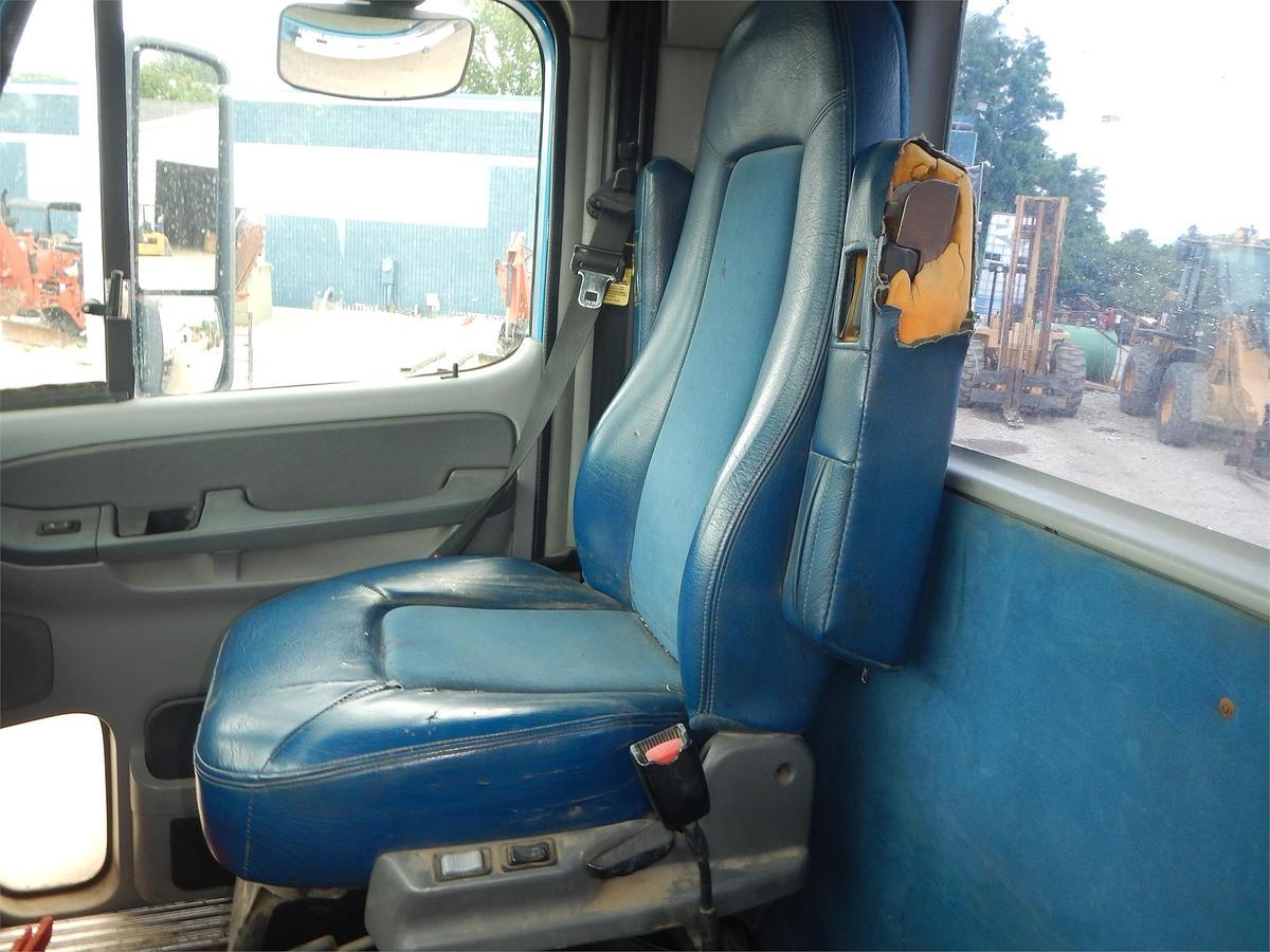 Used 2009 FREIGHTLINER COLUMBIA 120