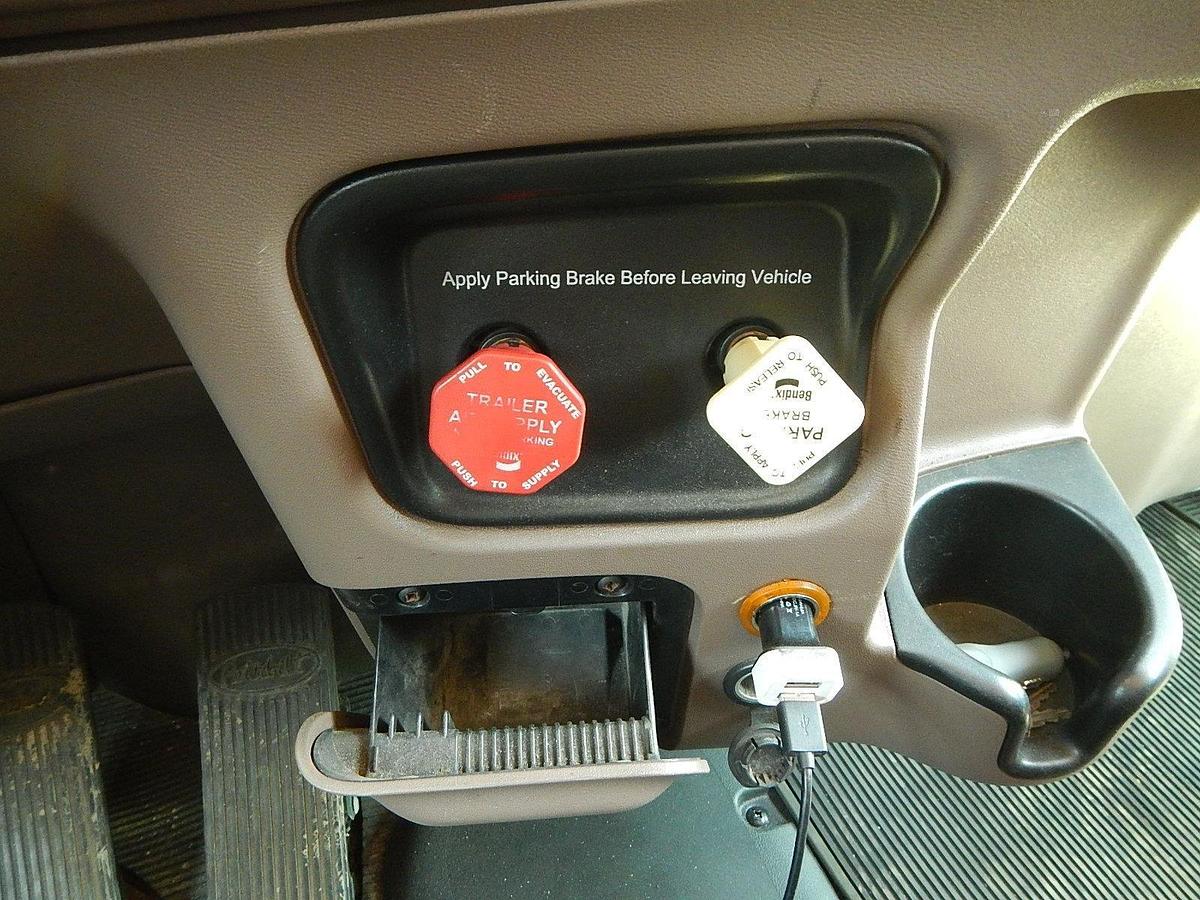 Used 2012 PETERBILT 386