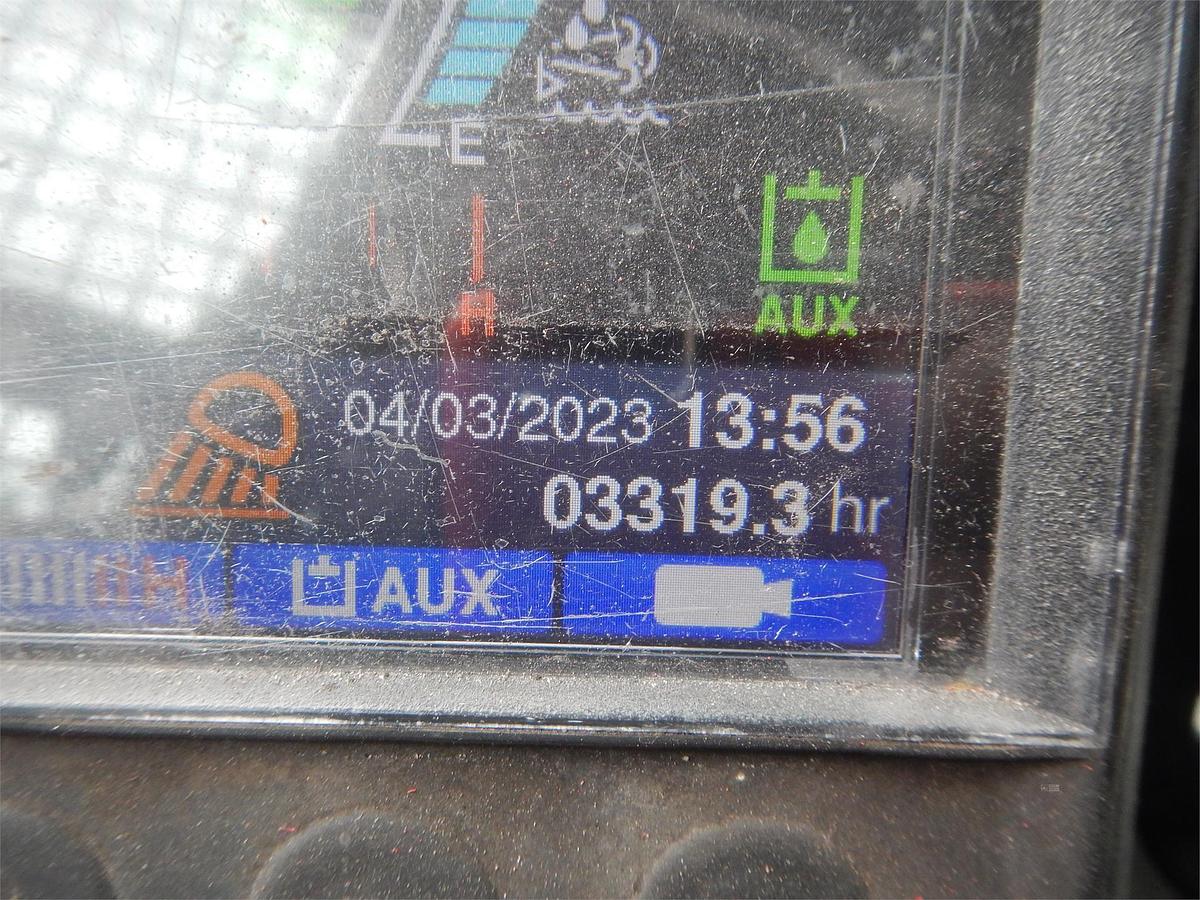 Used 2016 TAKEUCHI TL12V2