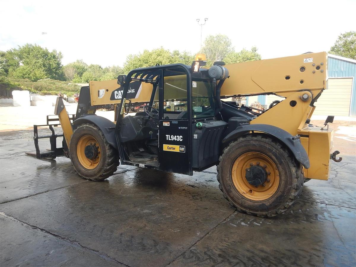 Used 2014 CATERPILLAR TL943C