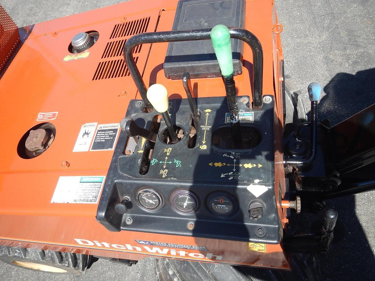 Used 1999 DITCH WITCH 255SX