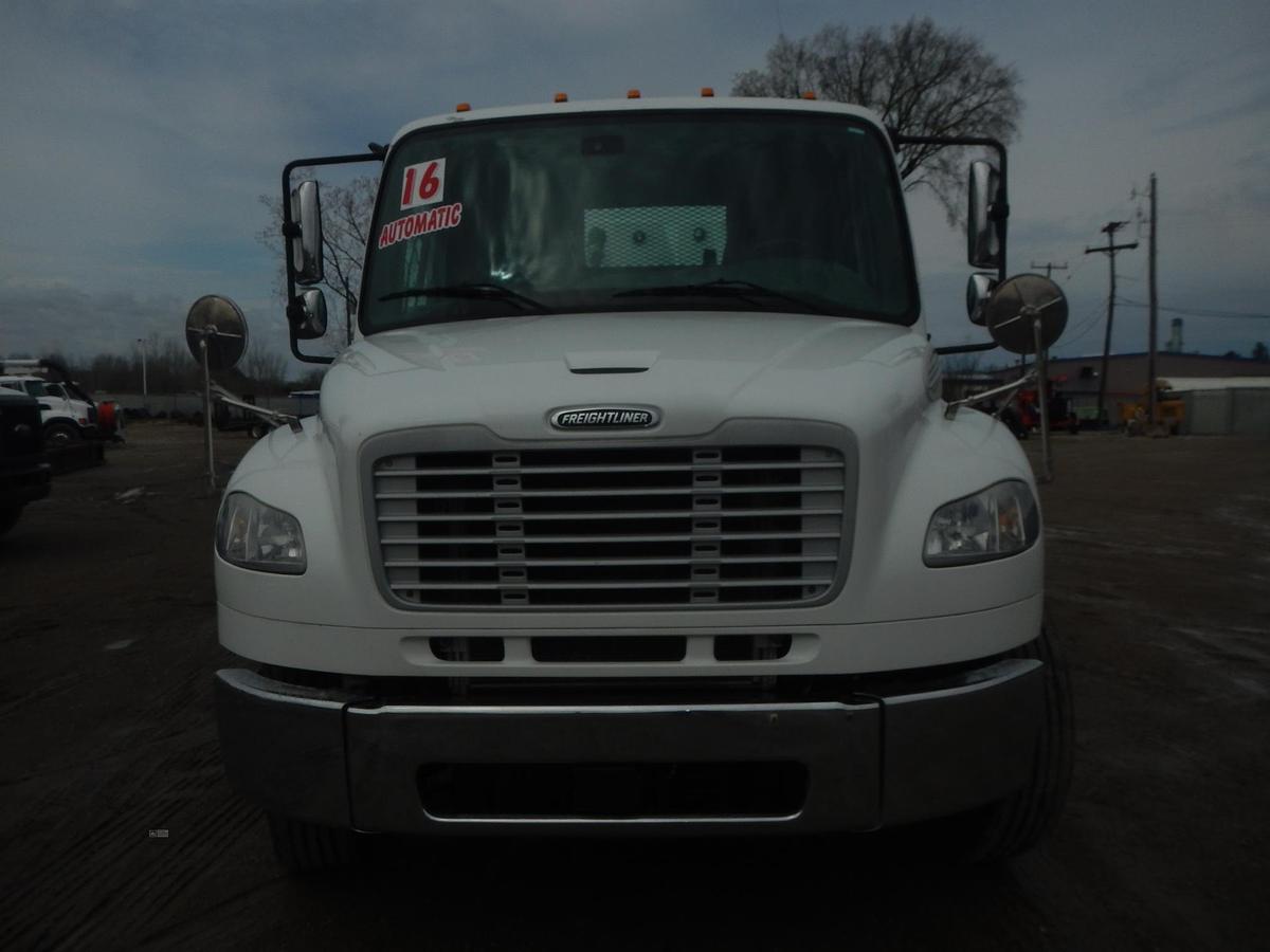 Used 2016 FREIGHTLINER BUSINESS CLASS M2 106