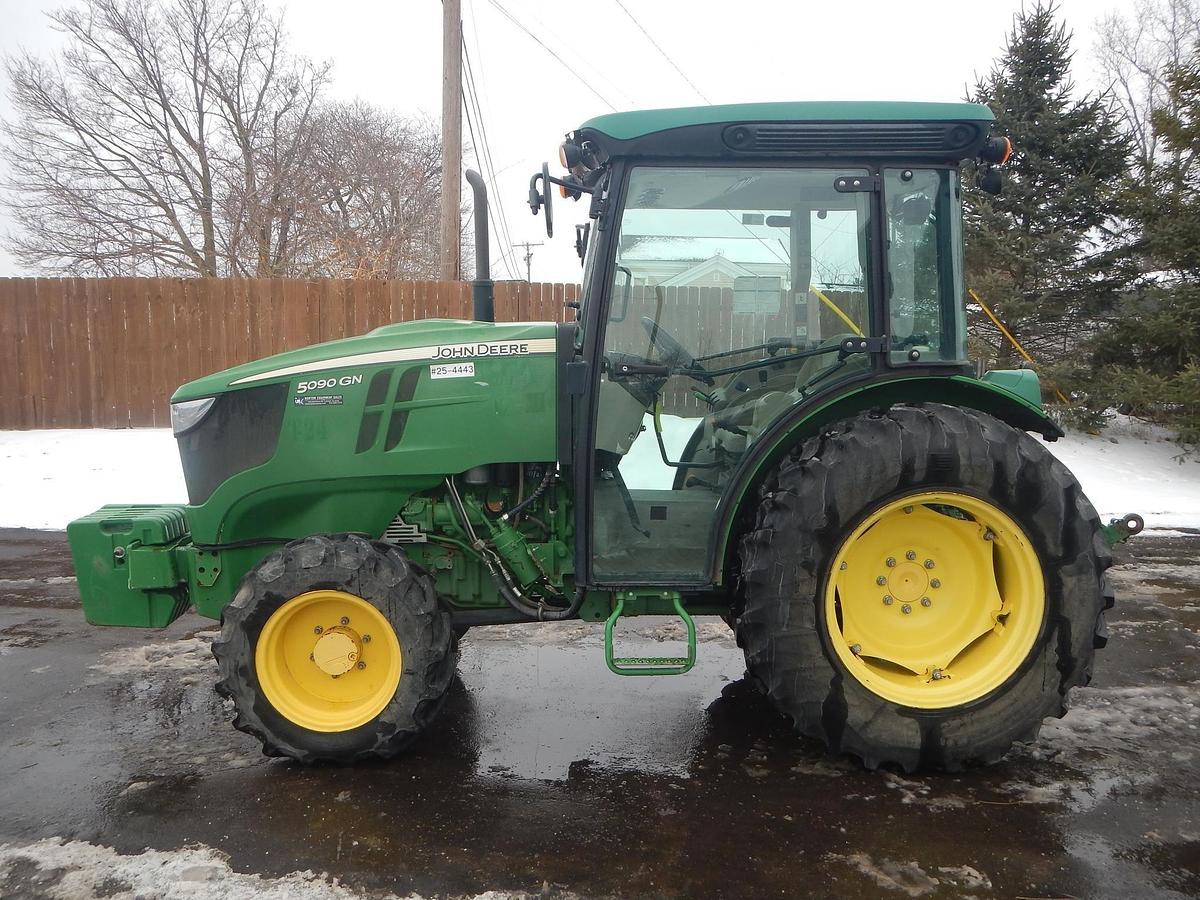 Used 2020 JOHN DEERE 5090GN