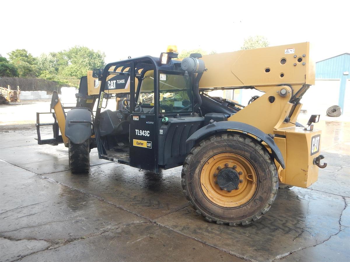 Used 2014 CATERPILLAR TL943C