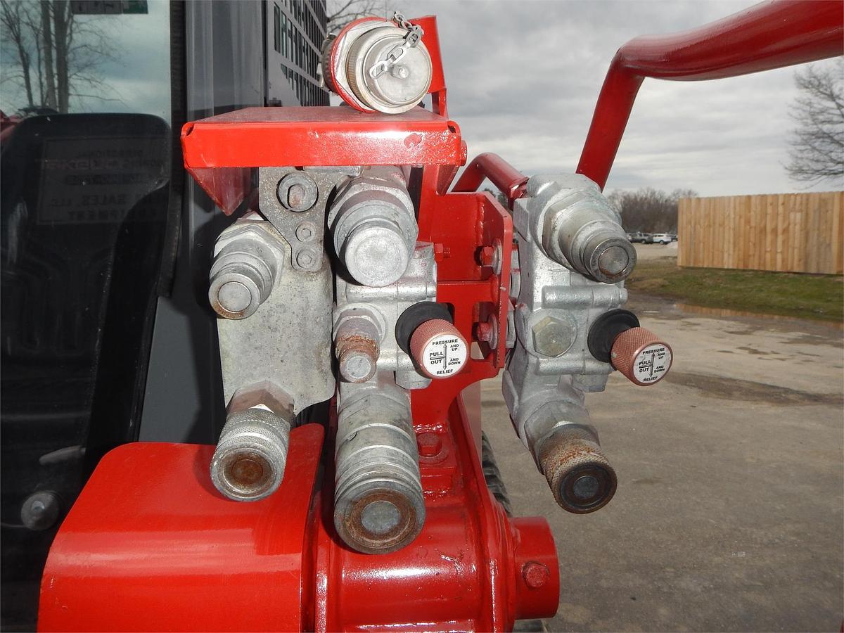 Used 2016 TAKEUCHI TL12V2