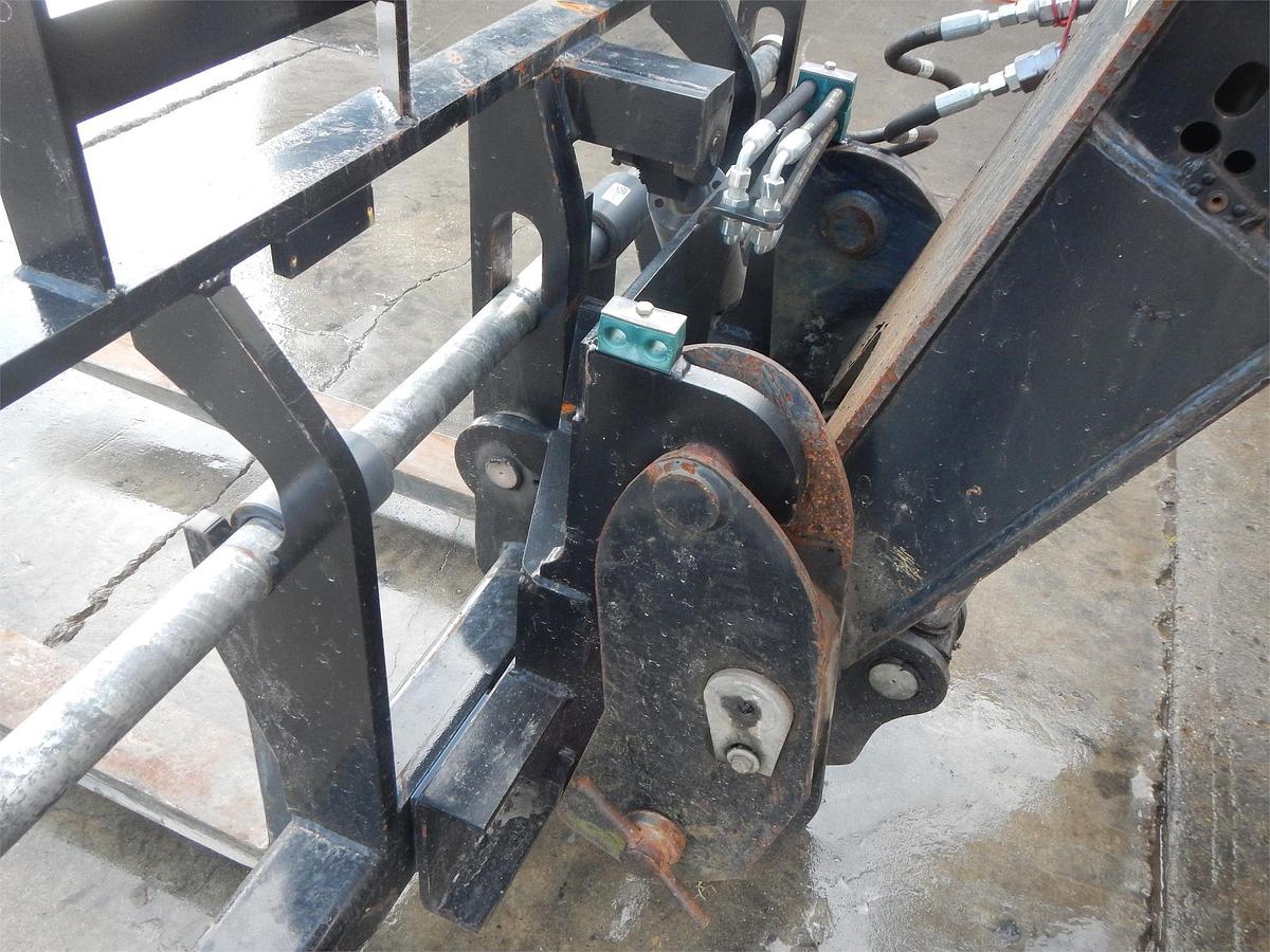 Used 2014 CATERPILLAR TL943C