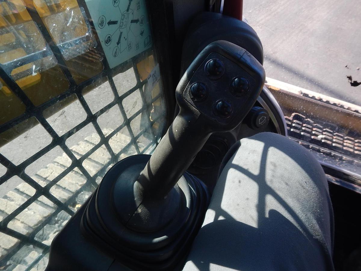 Used 2017 CATERPILLAR 239D