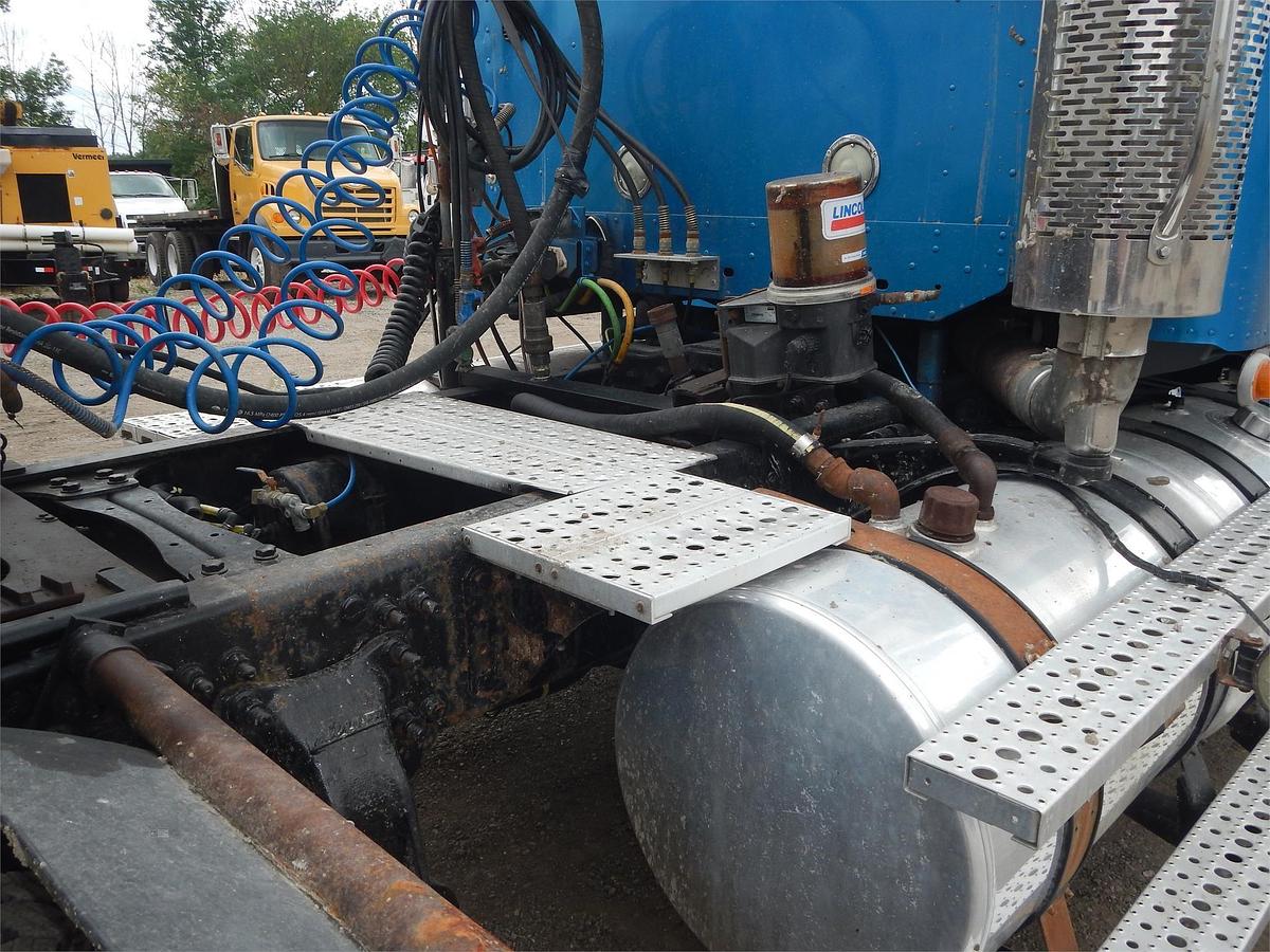 Used 2009 FREIGHTLINER COLUMBIA 120