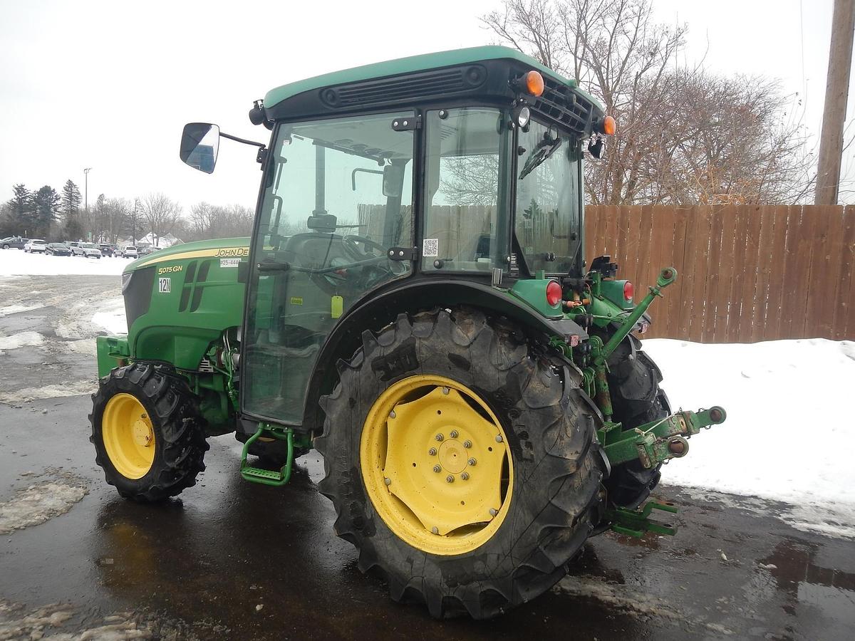 Used 2021 JOHN DEERE 5075GN