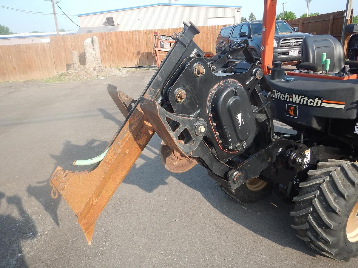 Used 2011 DITCH WITCH 420SX