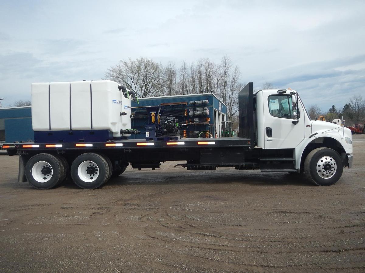 Used 2016 FREIGHTLINER BUSINESS CLASS M2 106