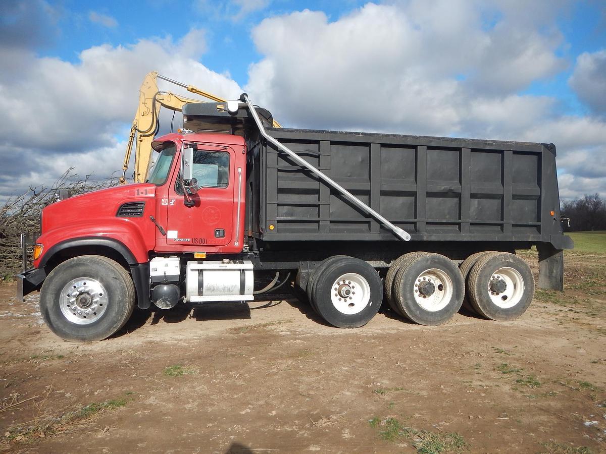 Used 2005 MACK GRANITE CV713